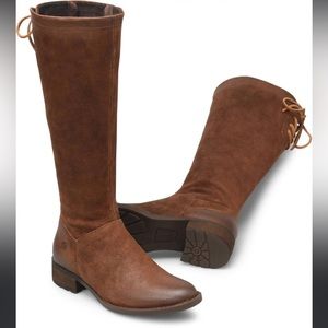 Brown suede Born boots